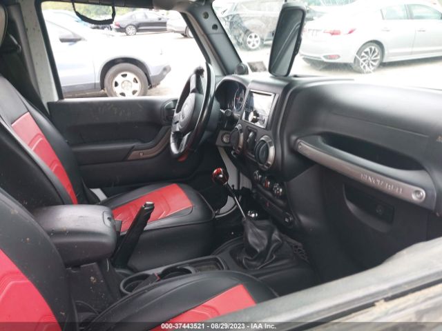 1C4BJWDG4EL207044 Jeep Wrangler Unlimited Sport