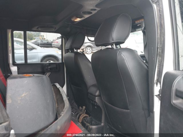 1C4BJWDG4EL207044 Jeep Wrangler Unlimited Sport