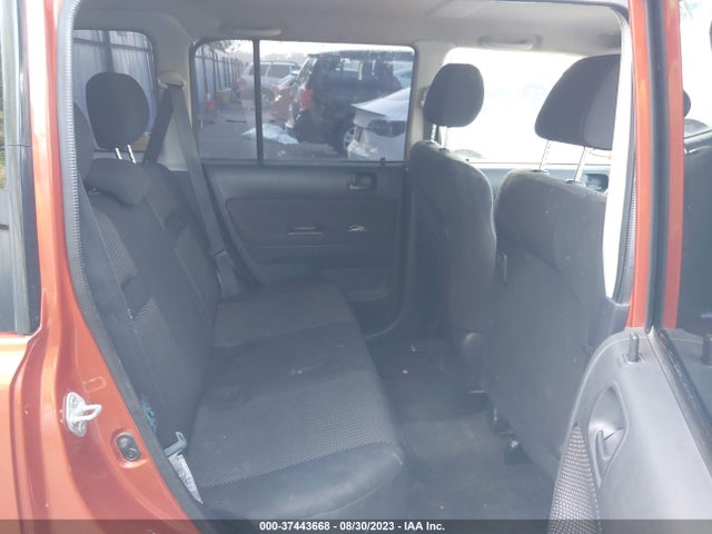 2004 SCION XB VIN: JTLKT324X40160141