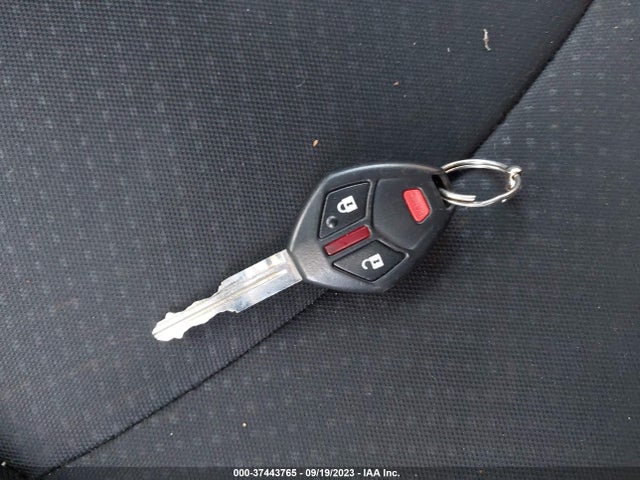 4A4AP3AW0FE053757 Mitsubishi Outlander Sport 2.4 Es