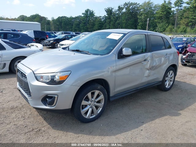 4A4AP3AW0FE053757 Mitsubishi Outlander Sport 2.4 Es