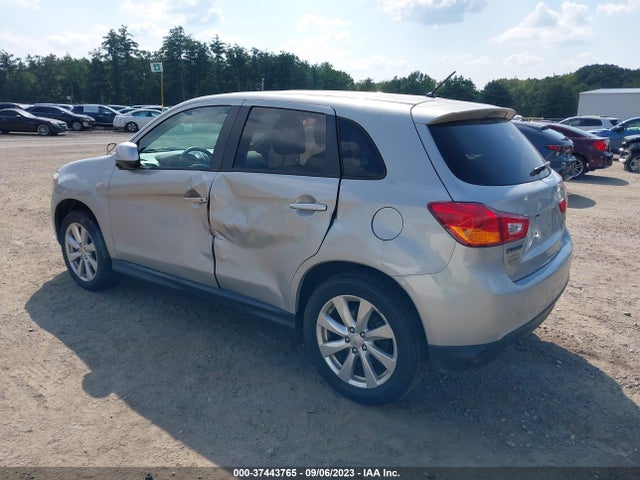 4A4AP3AW0FE053757 Mitsubishi Outlander Sport 2.4 Es