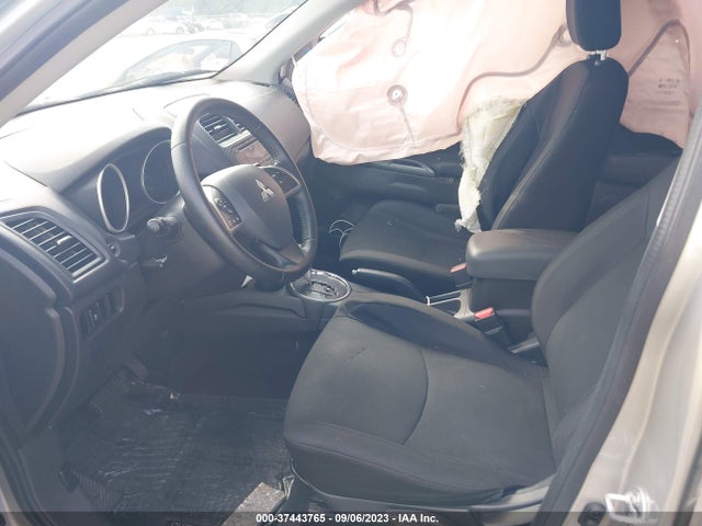 4A4AP3AW0FE053757 Mitsubishi Outlander Sport 2.4 Es