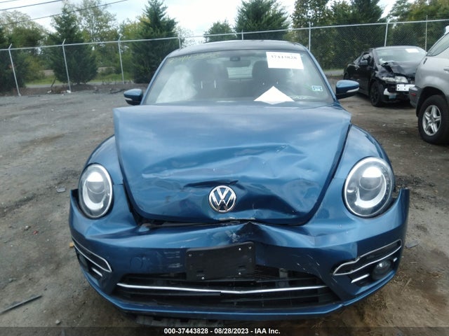 3VWJD7AT7JM728744 Volkswagen Beetle Se