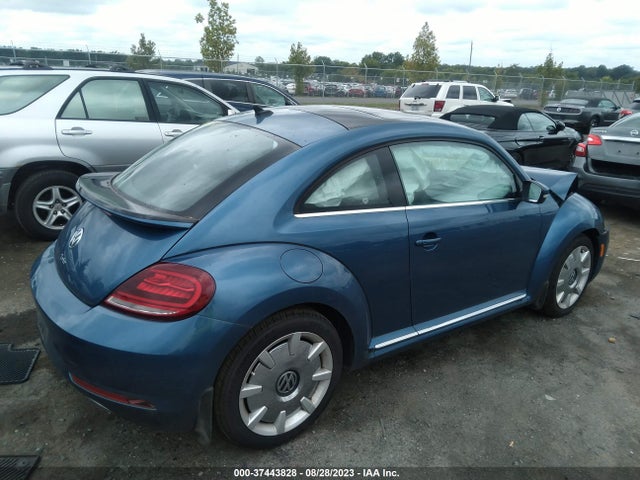 3VWJD7AT7JM728744 Volkswagen Beetle Se