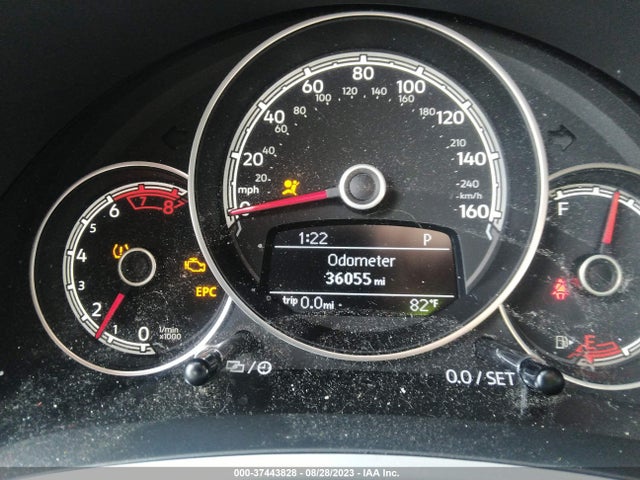 3VWJD7AT7JM728744 Volkswagen Beetle Se