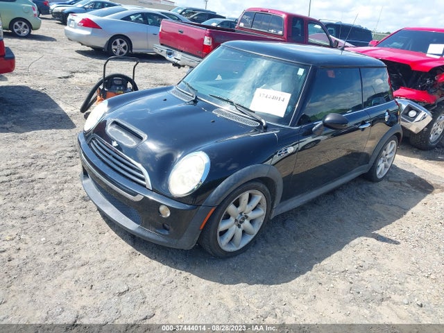 2005 MINI COOPER HARDTOP S VIN: WMWRE33595TG95862