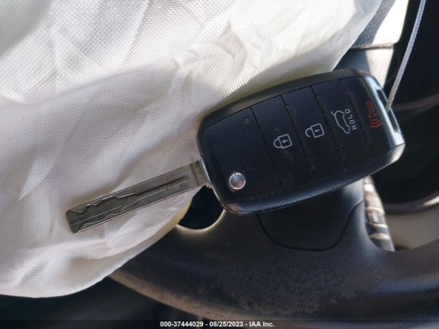 KNDJN2A24E7044549 KIA Soul Base
