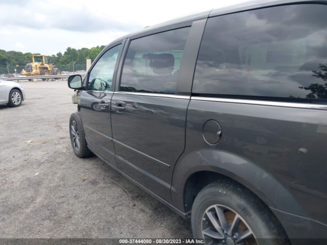 2C4RDGCG3HR716843 Dodge Grand Caravan Sxt