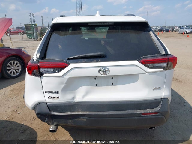 2020 TOYOTA RAV4 XLE VIN: 2T3W1RFV1LC051359