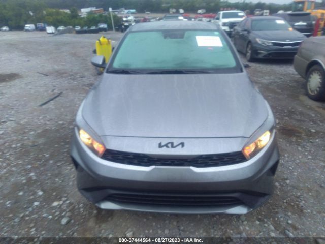 3KPF24AD0NE456849 KIA Forte Lxs