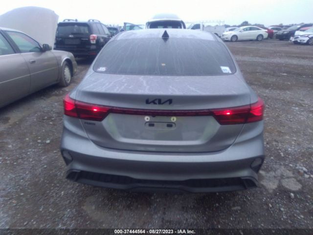 3KPF24AD0NE456849 KIA Forte Lxs