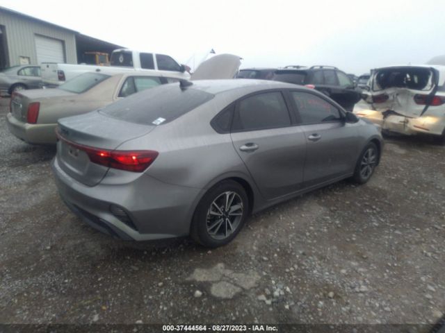 3KPF24AD0NE456849 KIA Forte Lxs