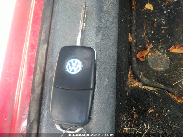 2008 VOLKSWAGEN R32 VIN: WVWKC71K88W138676
