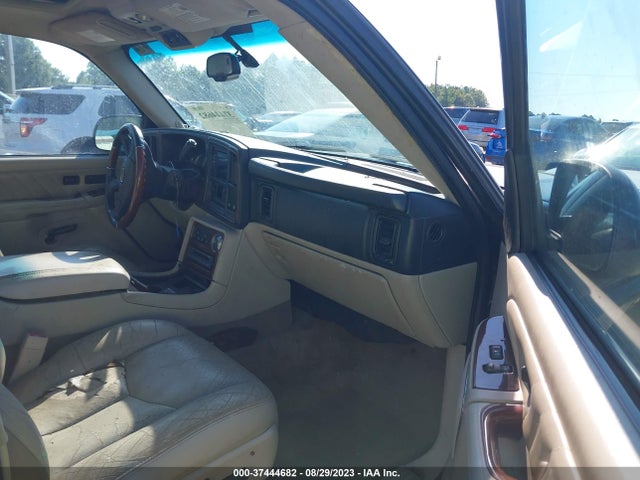 2005 CADILLAC ESCALADE ESV PLATINUM EDITION VIN: 3GYFK66N95G103098
