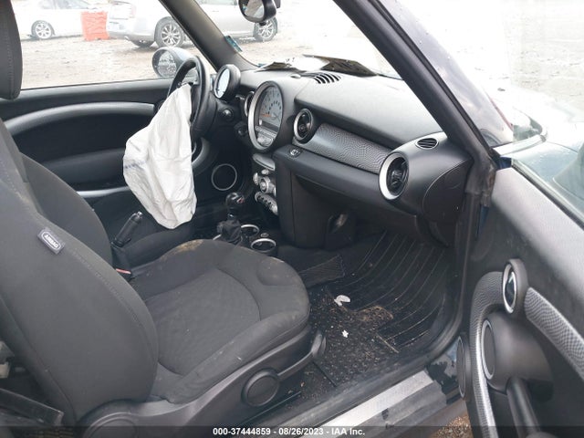 2009 MINI COOPER CONVERTIBLE S VIN: WMWMS33519TY07561