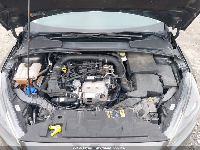 Ford FOCUS SE 2017 1FADP3FE2HL329090 Image 16