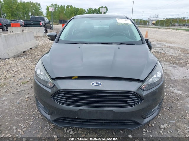 Ford FOCUS SE 2017 1FADP3FE2HL329090 Image 4