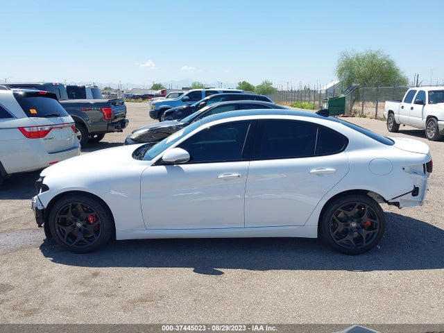 2022 Alfa Romeo Giulia, VIN: ZARFAMBNXN7659733