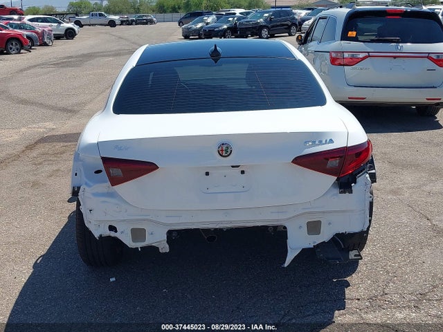 2022 Alfa Romeo Giulia, VIN: ZARFAMBNXN7659733