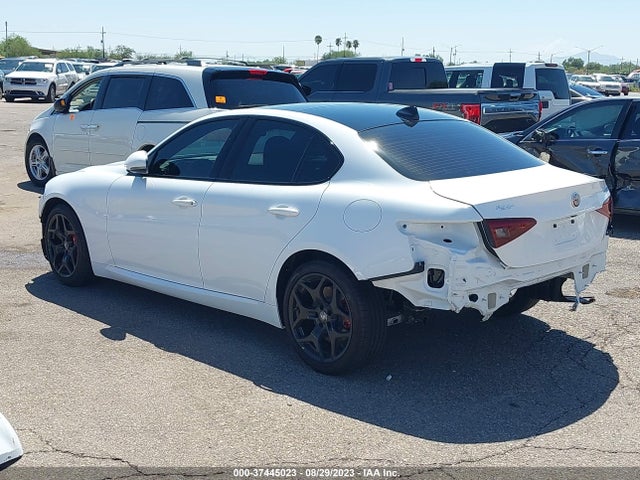 2022 Alfa Romeo Giulia, VIN: ZARFAMBNXN7659733