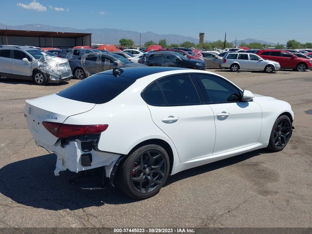 2022 Alfa Romeo Giulia, VIN: ZARFAMBNXN7659733