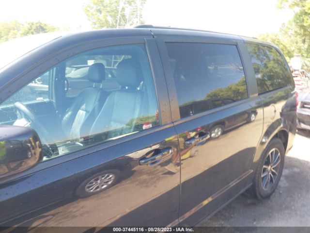 2C4RDGEG1JR223696 Dodge Grand Caravan Gt