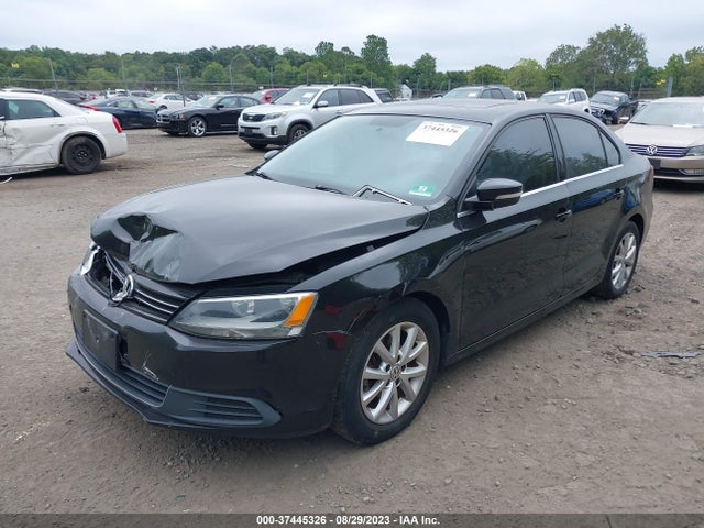 3VWD17AJ4EM443025 Volkswagen Jetta Sedan Se