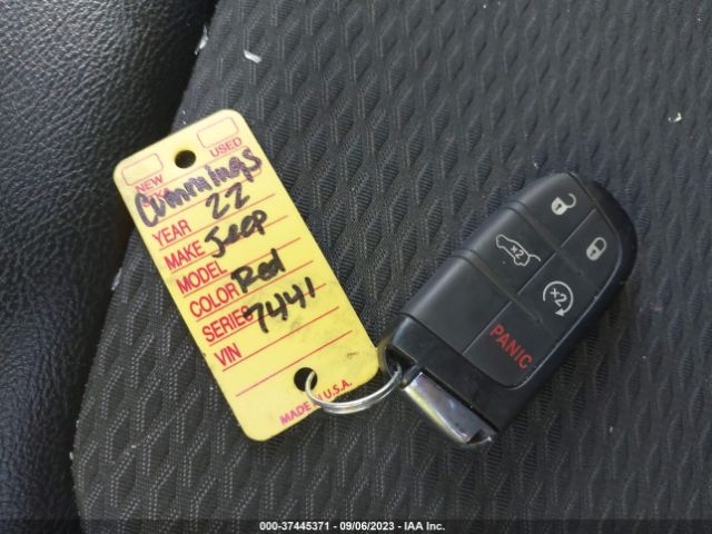 3C4NJDBB8NT108689 Jeep Compass Latitude
