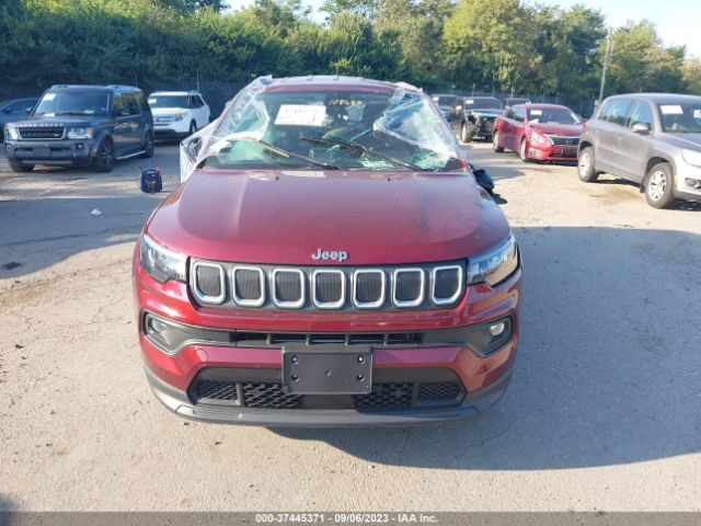 3C4NJDBB8NT108689 Jeep Compass Latitude