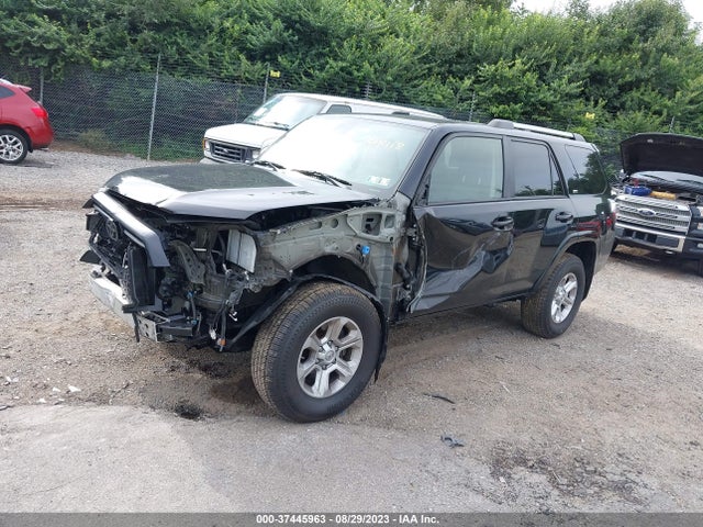 Toyota 4RUNNER SR5 2021 JTEMU5JRXM5878118 Image 2
