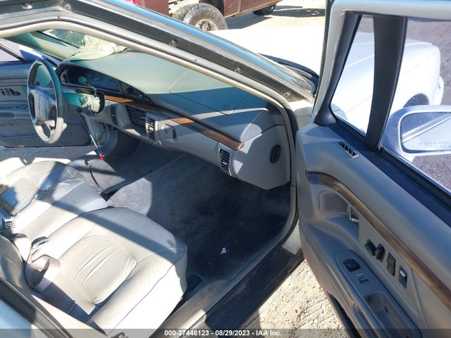 1995 OLDSMOBILE 88 ROYALE LS/ROYALE LSS VIN: 1G3HY52K6SH306986