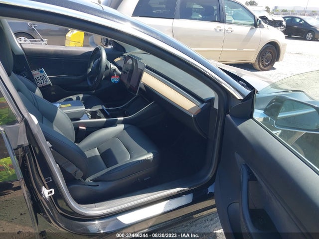 2018 Tesla 3, VIN: 5YJ3E1EA3JF013995