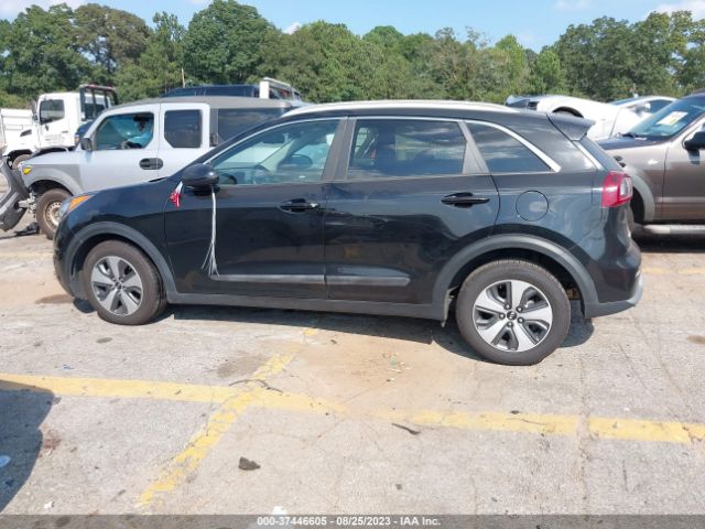 KNDCB3LC3K5221113 KIA NIRO LX