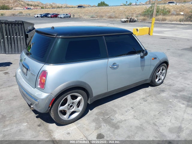 2003 MINI COOPER HARDTOP WMWRC33453TC44793 Photo 3