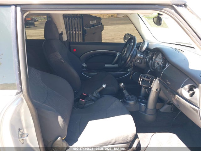 2003 MINI COOPER HARDTOP WMWRC33453TC44793 Photo 4