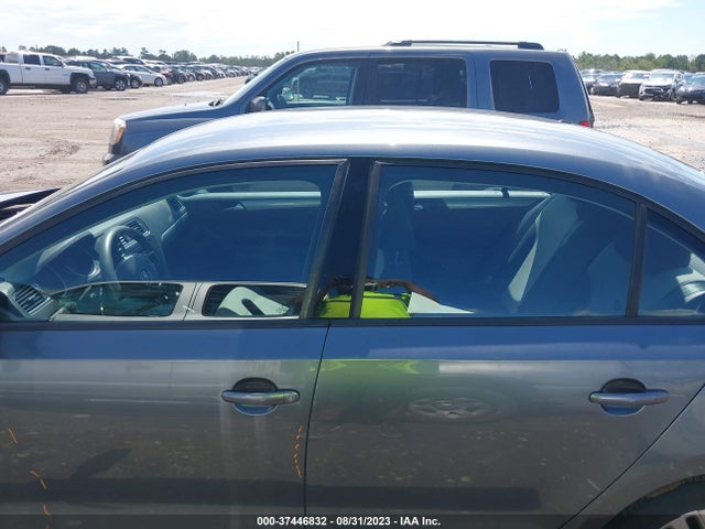 3VW167AJ0JM243936 Volkswagen Jetta 1.4t S