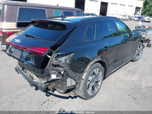 WA1AAAGE8MB034653 Audi E-tron Premium