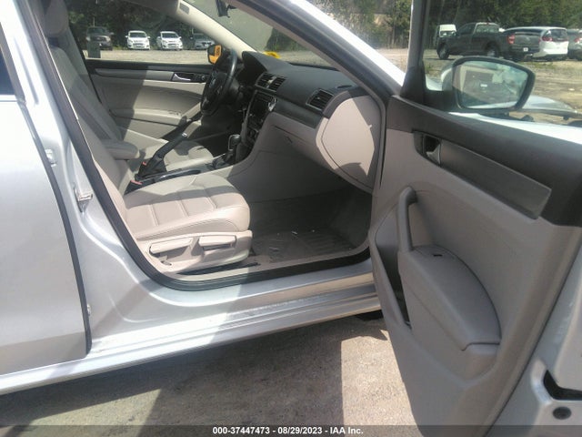 1VWBV7A30FC107971 Volkswagen Passat 2.0l Tdi Se W/sunroof