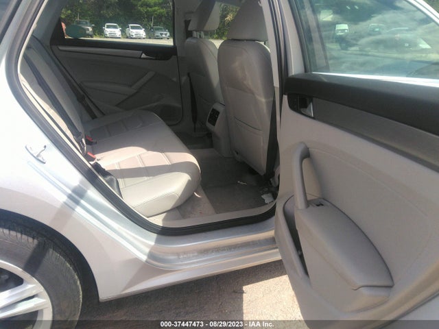 1VWBV7A30FC107971 Volkswagen Passat 2.0l Tdi Se W/sunroof