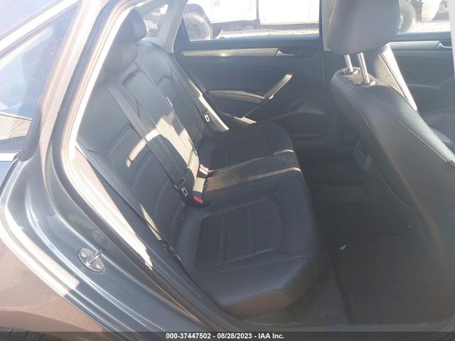 1VWAT7A32FC083576 Volkswagen Passat 1.8t Limited Edition