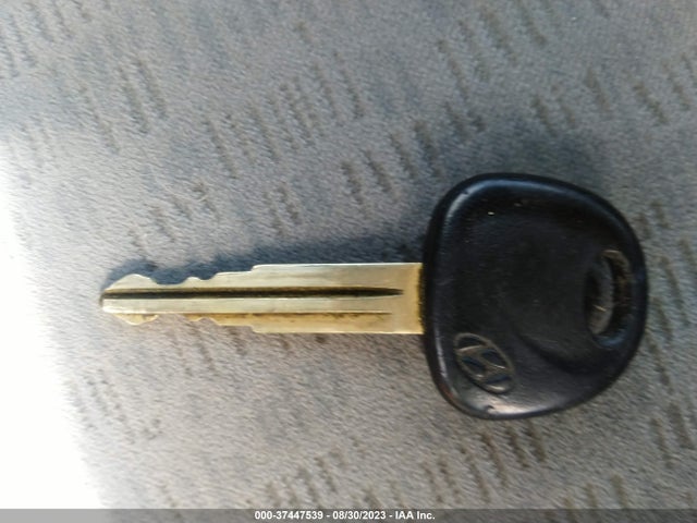 2004 HYUNDAI ELANTRA GLS/GT VIN: KMHDN46D84U908310