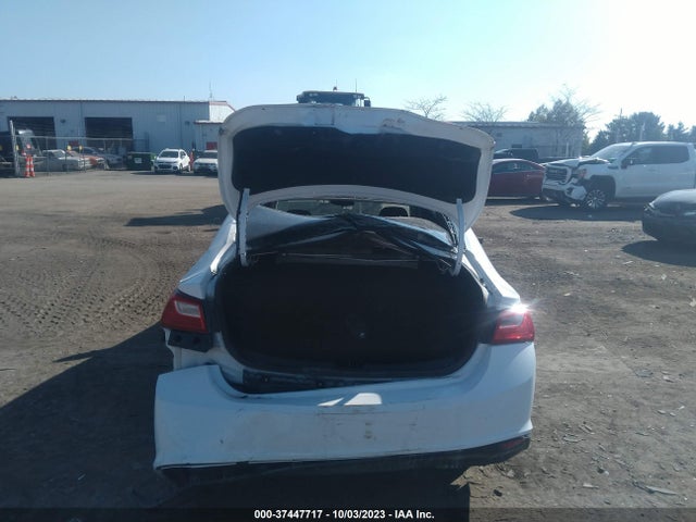 Chevrolet MALIBU LT 2018 1G1ZD5ST5JF210861 Image 16