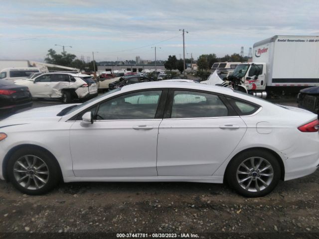 3FA6P0H75HR368957 Ford FUSION SE