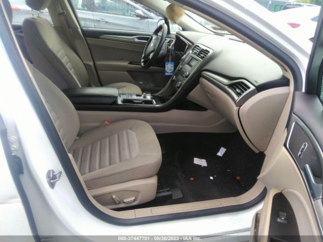 3FA6P0H75HR368957 Ford FUSION SE