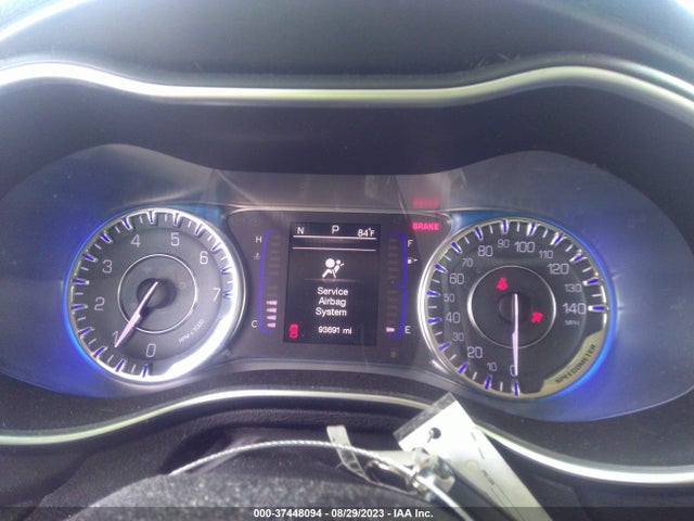 37448094 :رقم المزاد ، 1C3CCCAB6FN668942 vin ، 2015 Chrysler 200 Limited مزاد بيع