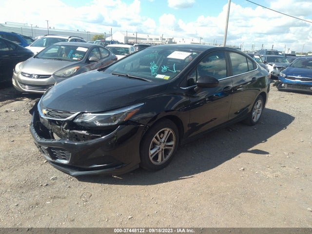 Chevrolet CRUZE LT 2018 1G1BE5SM4J7214711 Image 2
