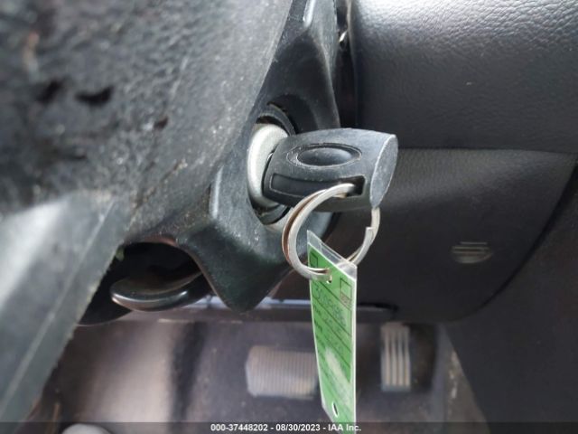1FADP3K24FL300988 Ford FOCUS SE