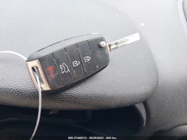 KIA Soul Base 2014 KNDJN2A23E7703303 Image 3