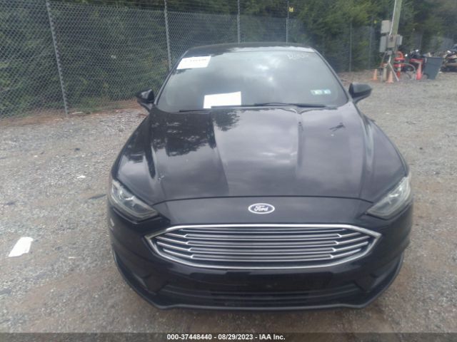 3FA6P0HD4HR268984 Ford FUSION SE